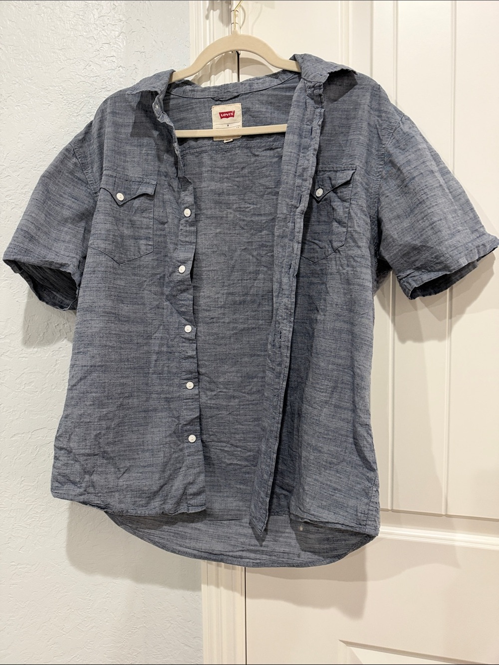 Levi's Men's Short-Sleeve Chambray Button-Down — Slate Blue